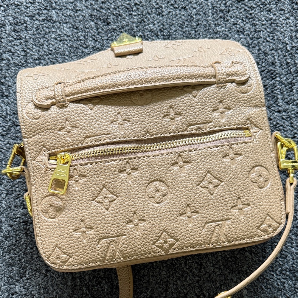Pochette Metis East West Smoke LV Bag - Picture 6 of 7